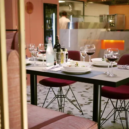 ホテル Iliria Boutique