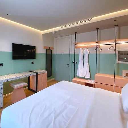 Iliria Boutique Тирана