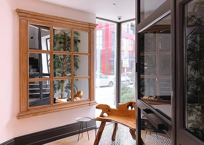 酒店 Iliria Boutique 4*