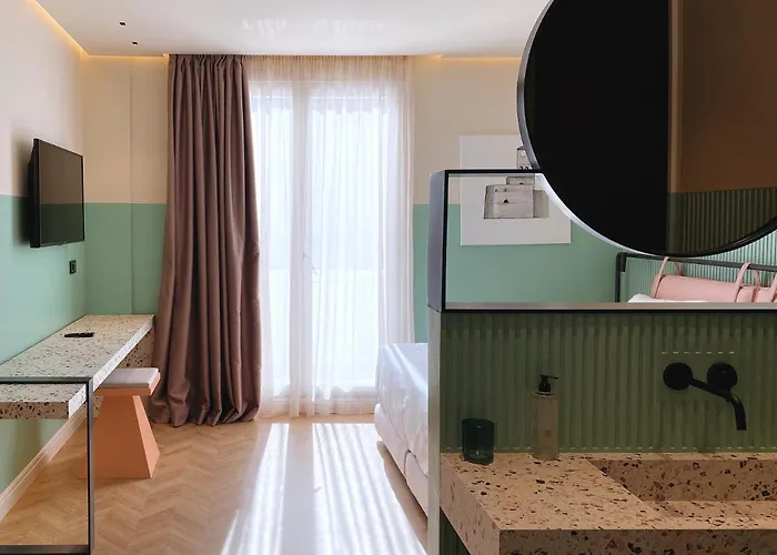 酒店 Iliria Boutique 4*